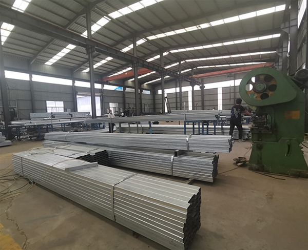 恒創(chuàng)生產(chǎn)車間